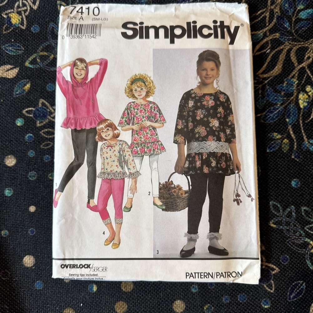 Vintage Sewing PATTERN Simplicity 7410, Girls 1992 Stirrup Leggings and Pullover